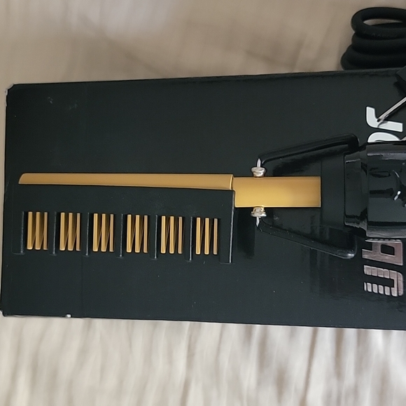 2 in 1 Electric Comb Straightener and Curler Heat Hot Pressing Comb Ceramic Iron - Picture 2 of 7